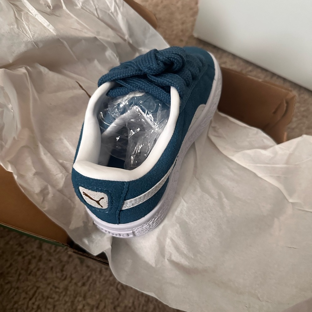 Puma Blue Low-Top Sneakers